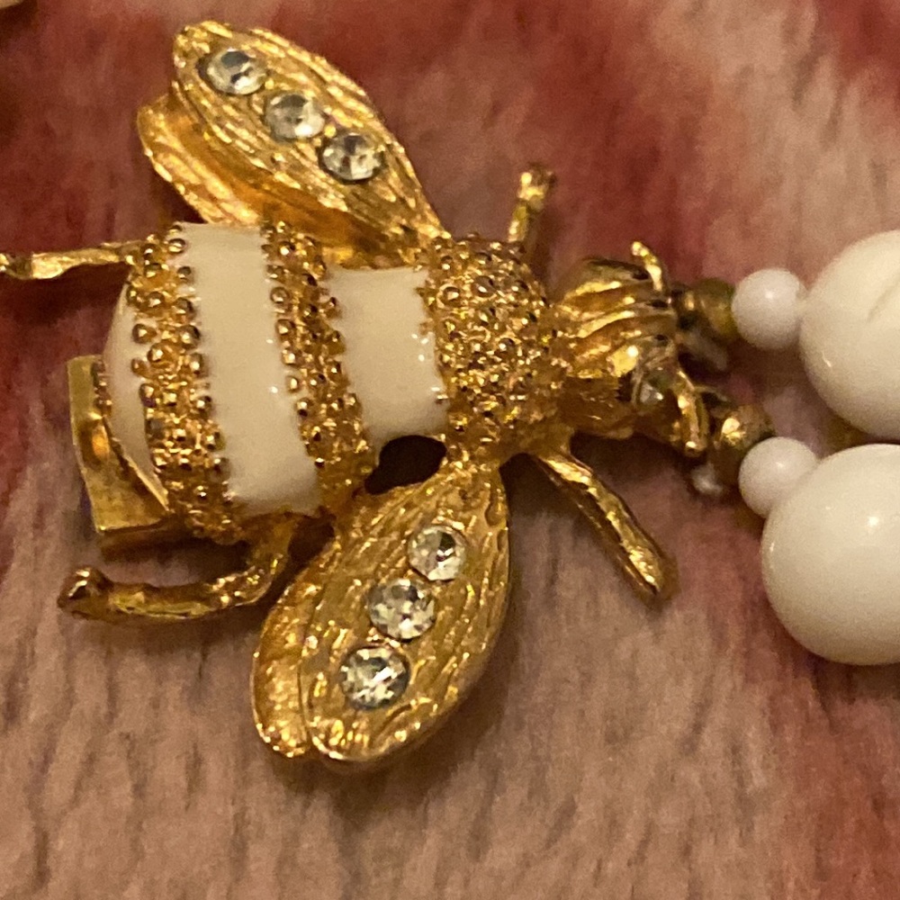 Gay Boyer vintage beaded necklace bee clasp PM 701